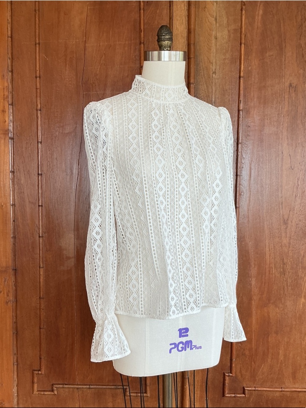 Me+Em White Lace High-Neck Long-Sleeve Women's Blouse